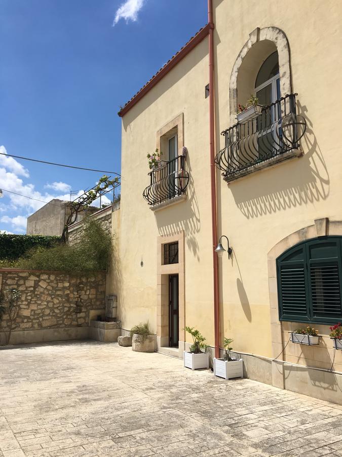 Le Fioriere Affittacamere E Casa Vacanze Ragusa Exterior foto